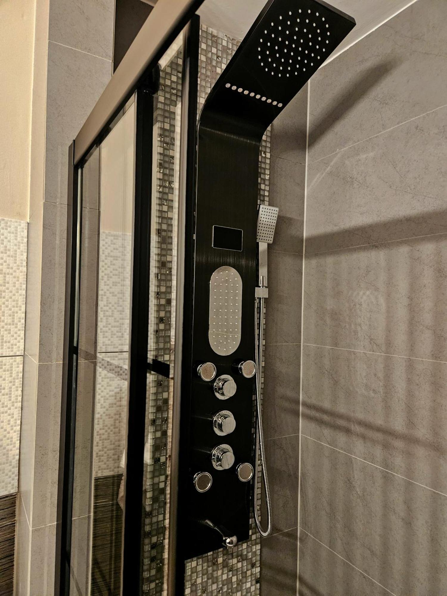 Sara -Mikolajska - Rynek - Netflix Hydromassage Lägenhet Kraków Exteriör bild